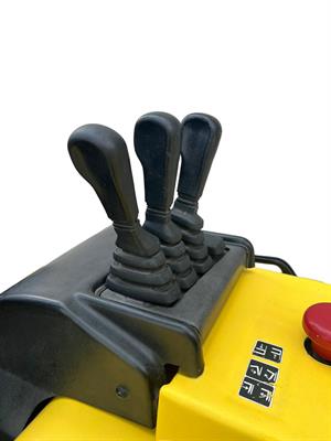 Carrello elevatore elettrico Hyster mod 2.50, tipo triplex - Foto 2