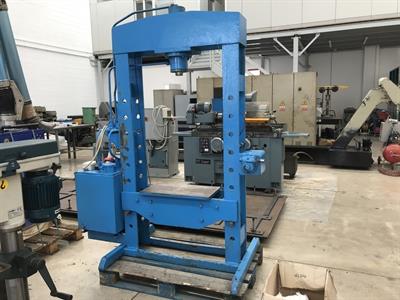 Pressa Elettroidraulica per Piegatura 50 Ton