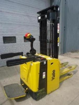 Transpallet con pedana Yale MS15