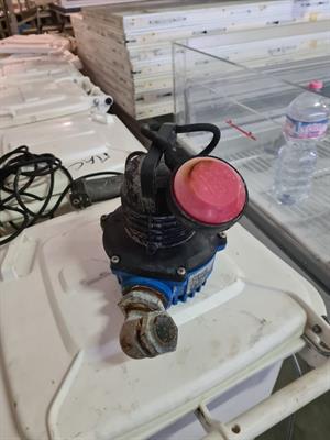 Pompa a immersione per acqua pura usata