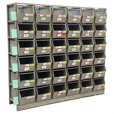 Scaffalatura usata per cassette a bocca di lupo