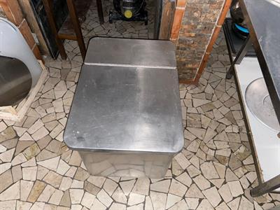 Porta farina in acciaio