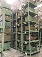 Foto 4 Casse - contenitori in ferro a Bocca di lupo impilabili ad i
