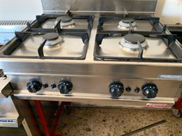 Cucina a a gas da banco 4 fuochi marca bertos
